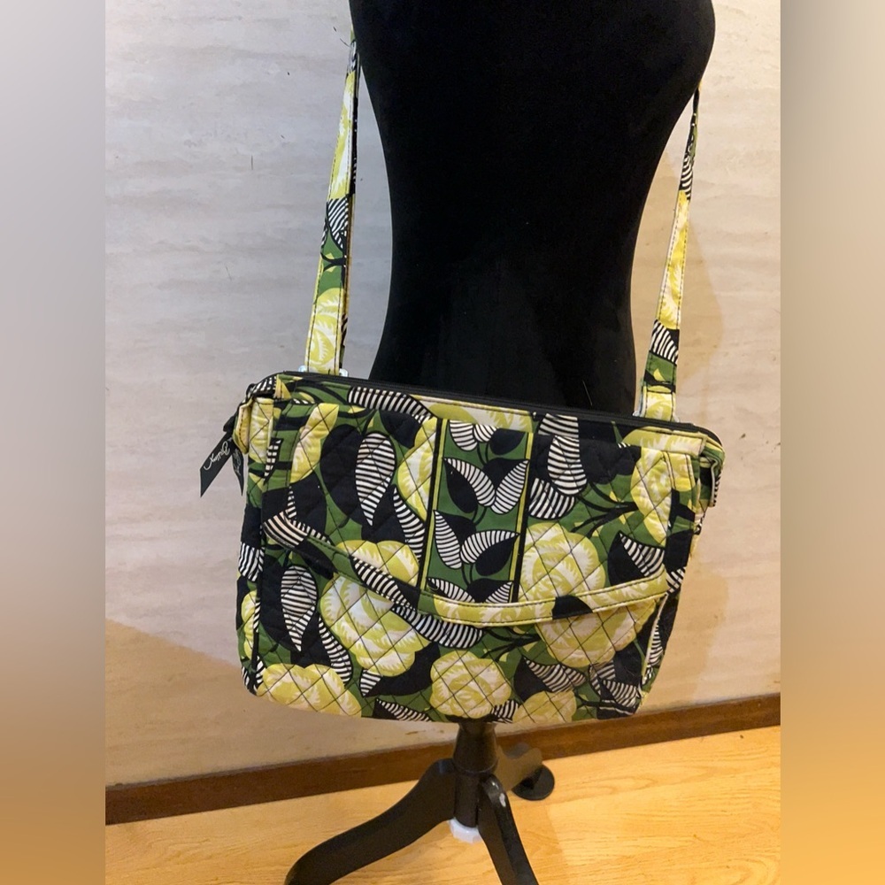 NWT- Vera Bradley Tablet Hipster crossbody bag in the "La Neon Rose" pattern. - Picture 2 of 15